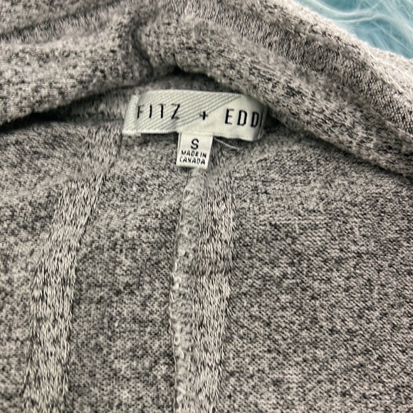 EUC! Lightweight Buckle Grey Open Front Cardigan! Size small - Picture 5 of 6